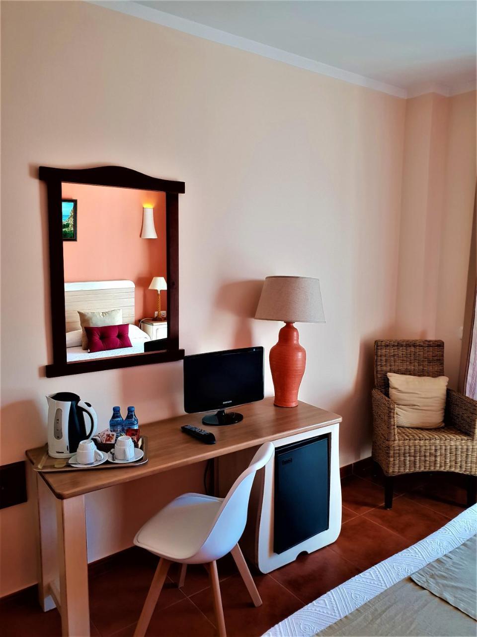 Hotel Las Calas Agua Amarga  Ngoại thất bức ảnh